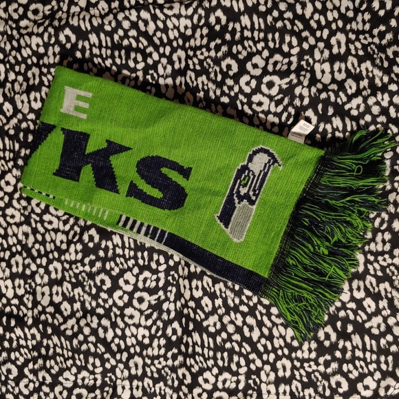 Seahawks scarf - Picture 4 of 6